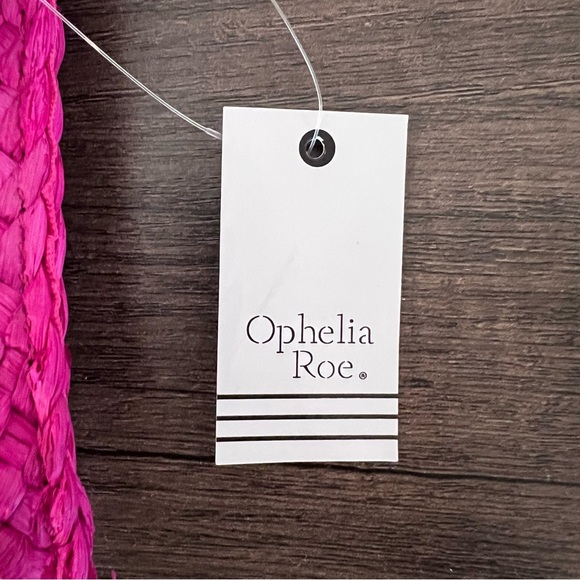 Straw Fuscia Clutch with Fold Over Clasp, Wristlet, and Gold Chain Strap NWT - Picture 9 of 10